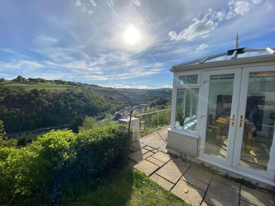 The Crest Hillside Retreat With Hot Tub * Abertillery