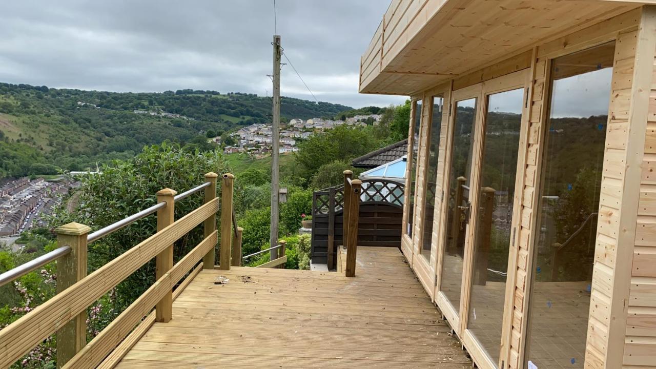 Holiday home The Crest Hillside Retreat With Hot Tub Abertillery